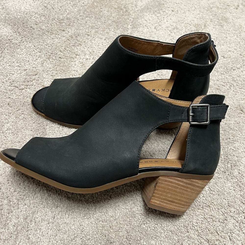 Lucky Brand leather sandals